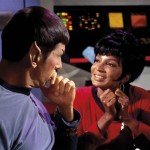 Spock e Uhura nella Serie Classica