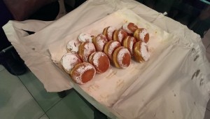 Il ritorno dei Bomboloni. Bomboloni 2: La Vendetta. Sons of the Bomboloni. (Ma perchè il correttore automatico vuole a tutti i costi che io scriva "bombolini"? Eh?) 